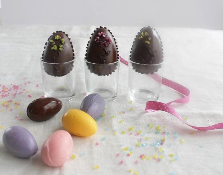 HUEVOS DE PASCUA DE CHOCOLATE DECORADOS